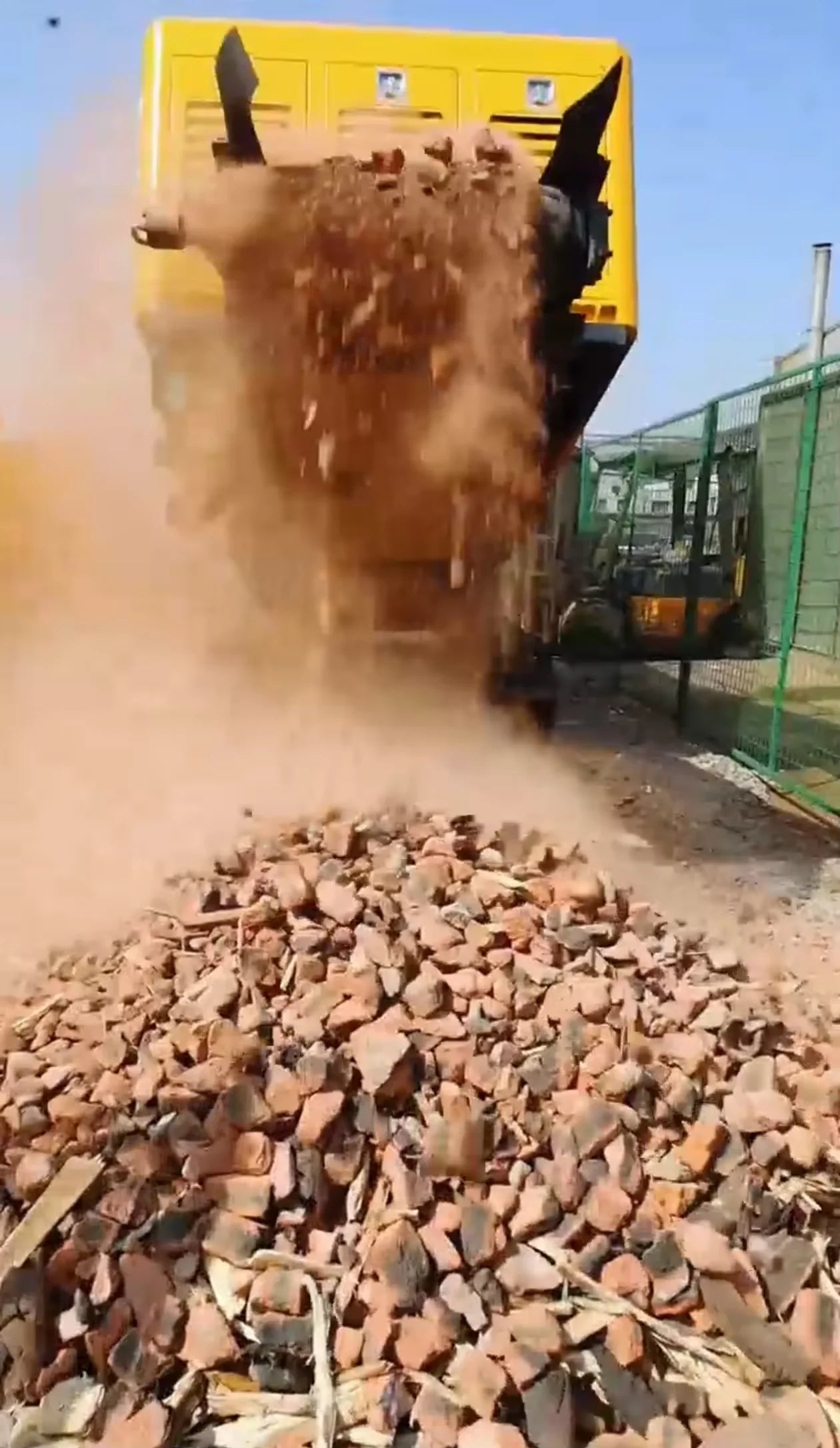 MONDE EPA Engine Mobile Double-shaft Shredder Tyre Shredder Mobile Shredder
